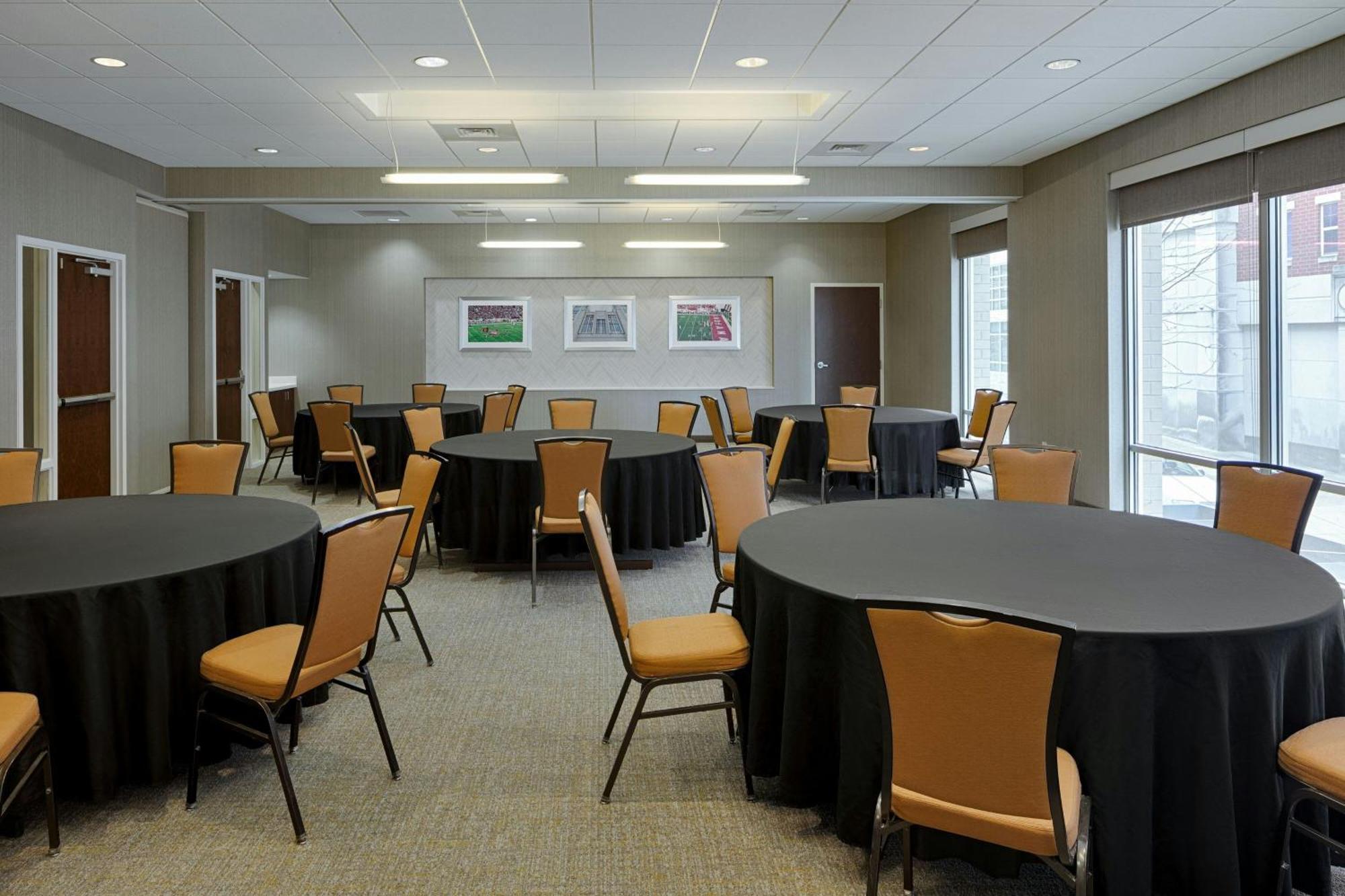 Springhill Suites By Marriott Bloomington Ngoại thất bức ảnh